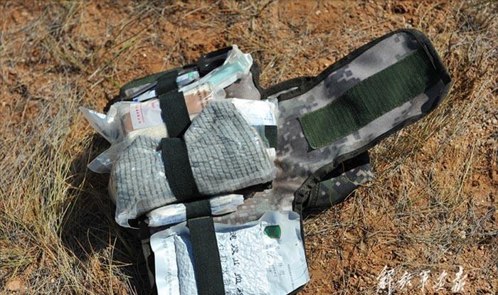 打仗胸部中弹怎么办,士兵中弹怎么治疗