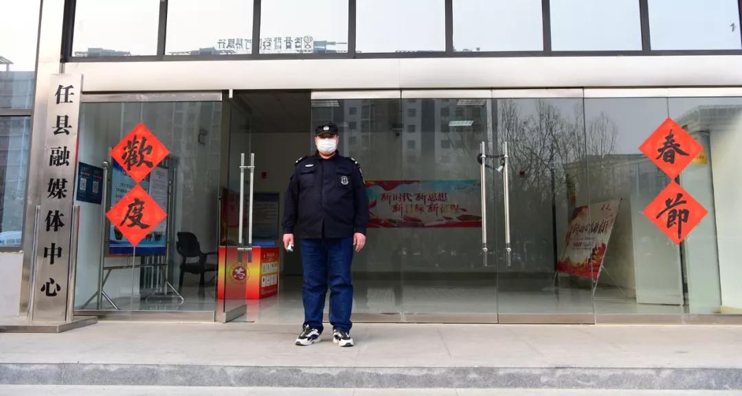 致敬坚守防疫一线的守门人,坚守岗位做表率抗击疫情当先锋