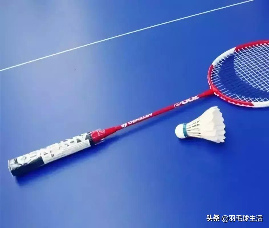 同款羽毛球拍价格差距为何很大,贵的羽毛球好吗