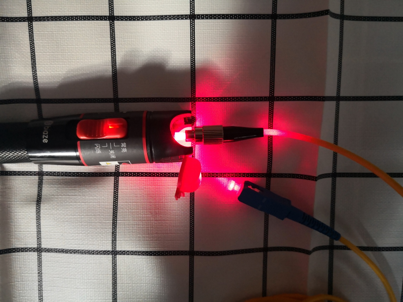 看到红点,线路通畅-毕亚兹光纤探测器评测