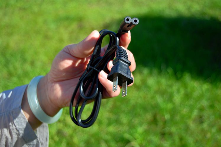 怎么给卡旺达户外电源充电,卡旺达户外电源如何关机