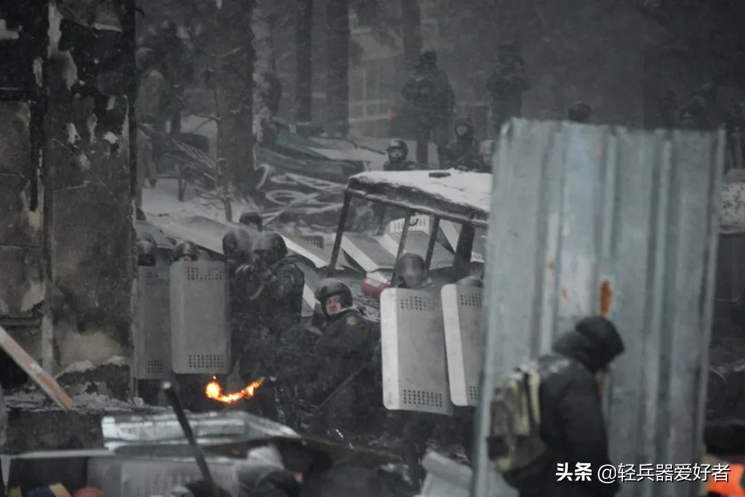 奉献、背叛与污名相加—乌克兰内务部国土局特别用途警察“金雕”