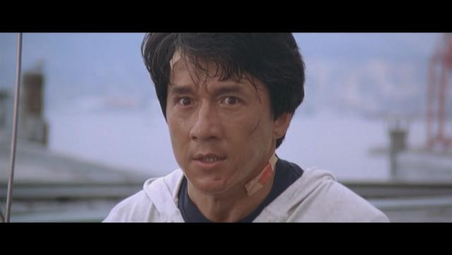 1995年成龙不要命的一跳，拿下8230万票房，让好莱坞也竖起大拇指