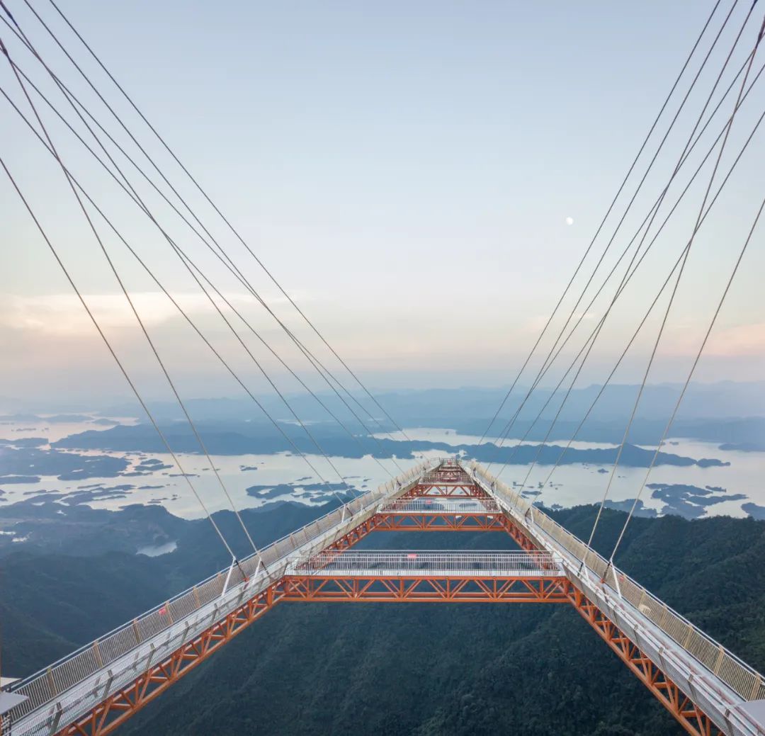 杭州旅游玻璃栈道漂流,杭州山清水秀大峡谷