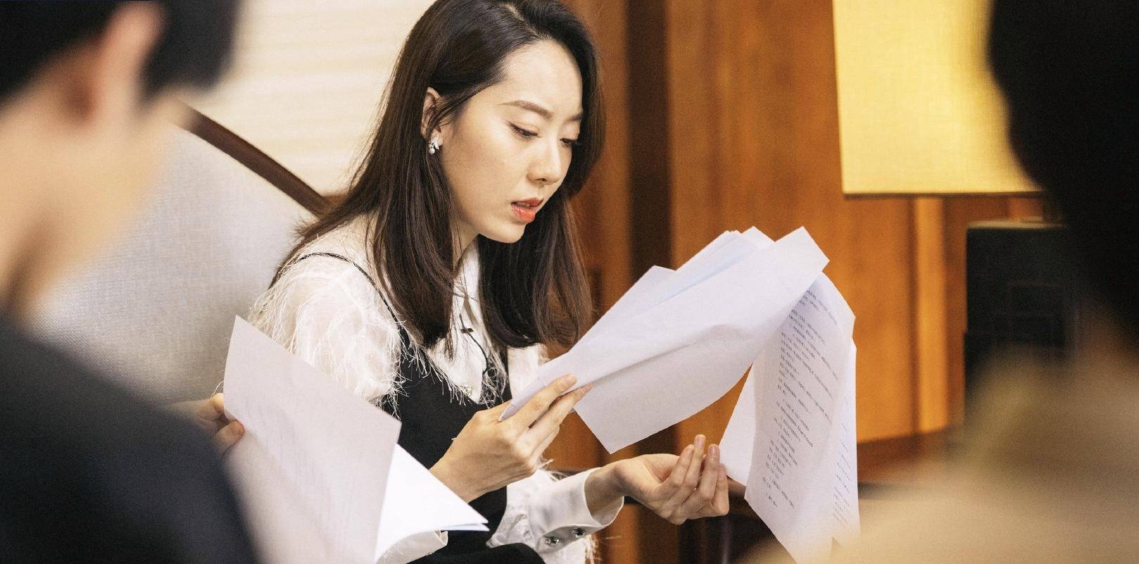 张艺谋人生履历,巩俐章子怡倪妮周冬雨历任谋女郎