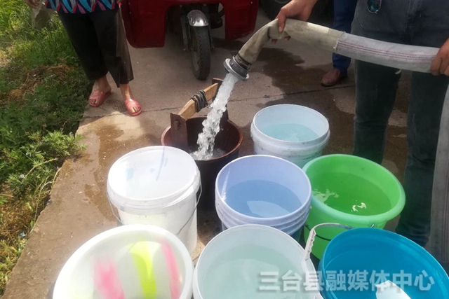 村抗旱送水解决群众吃水问题简报,全市饮水困难村送水视频