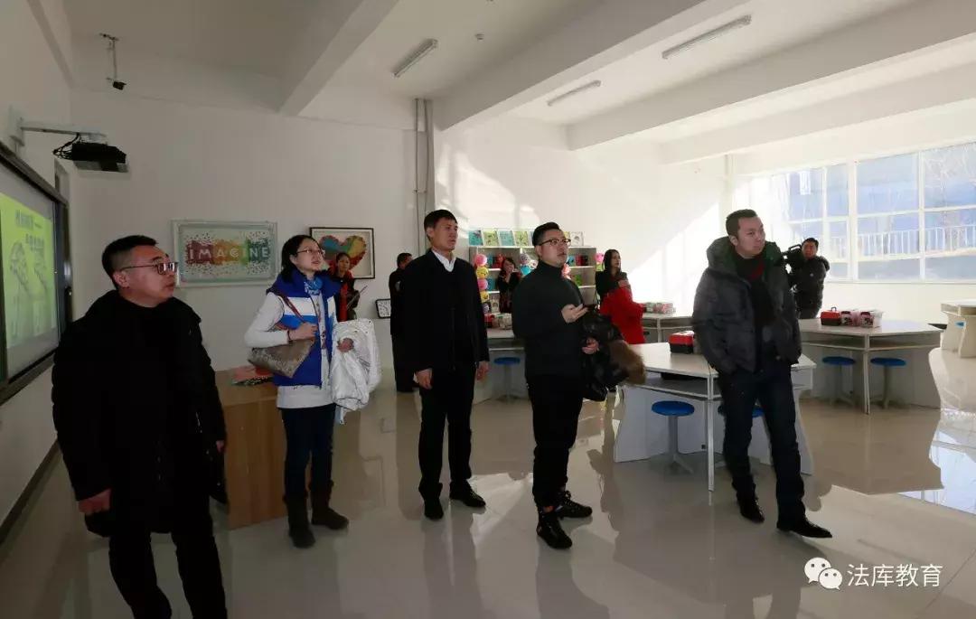 央视少儿频道联合百杰女企业家理事会赴法库开展捐资助学活动