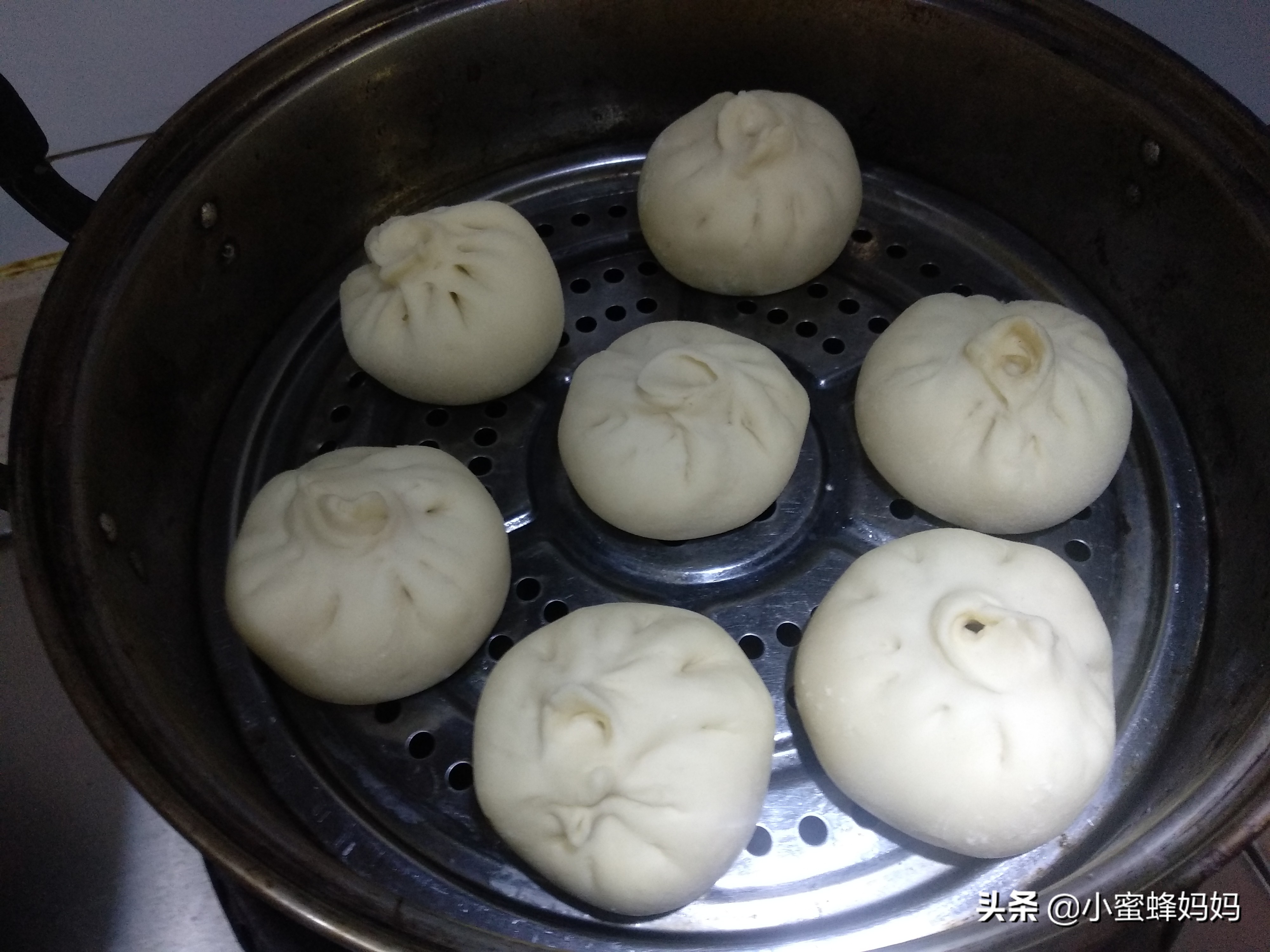 雪里红做包子视频,腌好的雪里红做包子