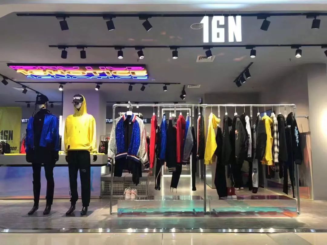 觉得太平鸟、GXG、卡宾不够潮？这个潮流男装可能正对你胃口！