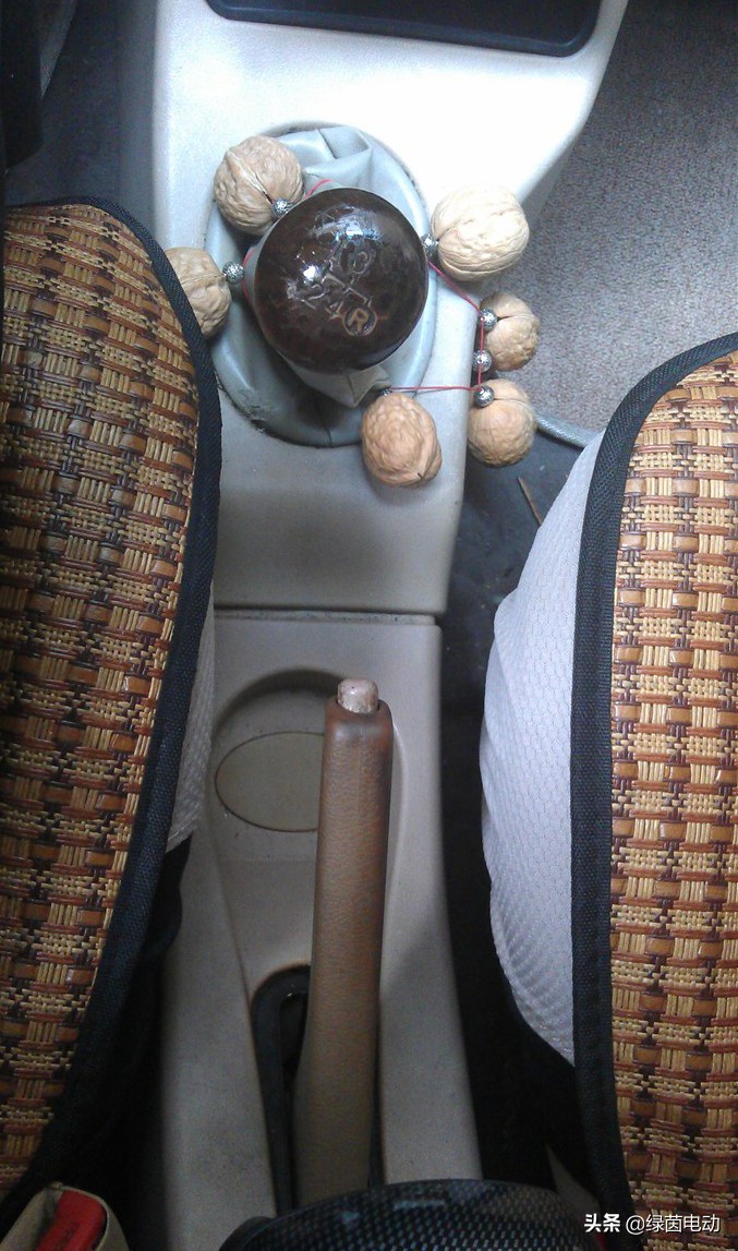 老款经典夏利两厢二手,2004年两厢夏利图片