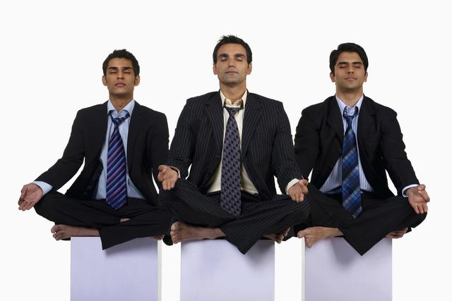 原来脚腕悄悄活动受限了、要么打坐搬腿脚那么费劲儿