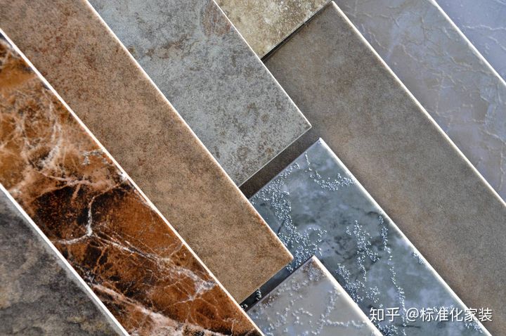 装修新人不知道选木地板还是瓷砖？5个点详细对比，学到就是赚到