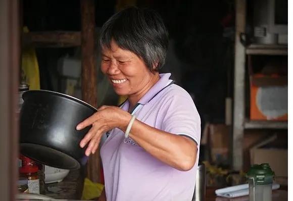 原创散文：玉英妈