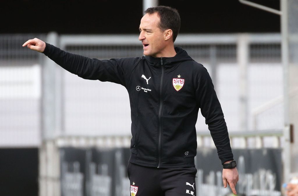 一年踢完半个联赛要换帅,德甲为何疯*操狂**作?“缺乏尊重”是关键