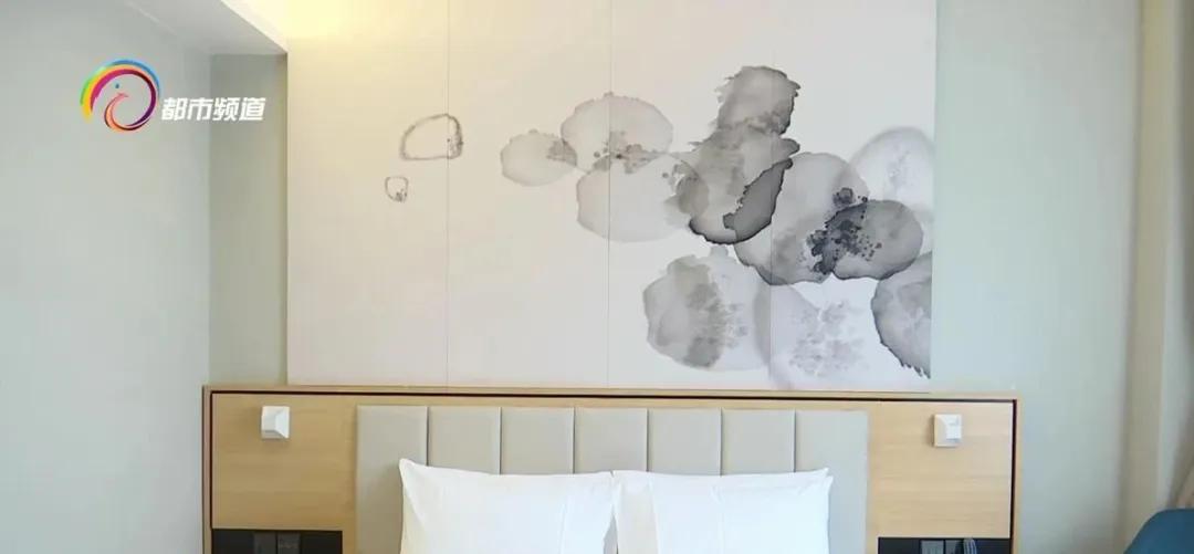 “都涨200块了！”考点未公布，高考房就被他们预定了……