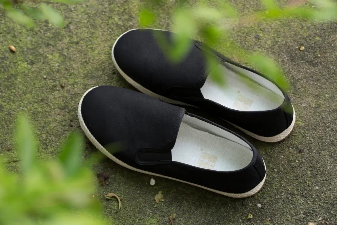 老北京布鞋穿起来真舒服,中国人穿的老布鞋