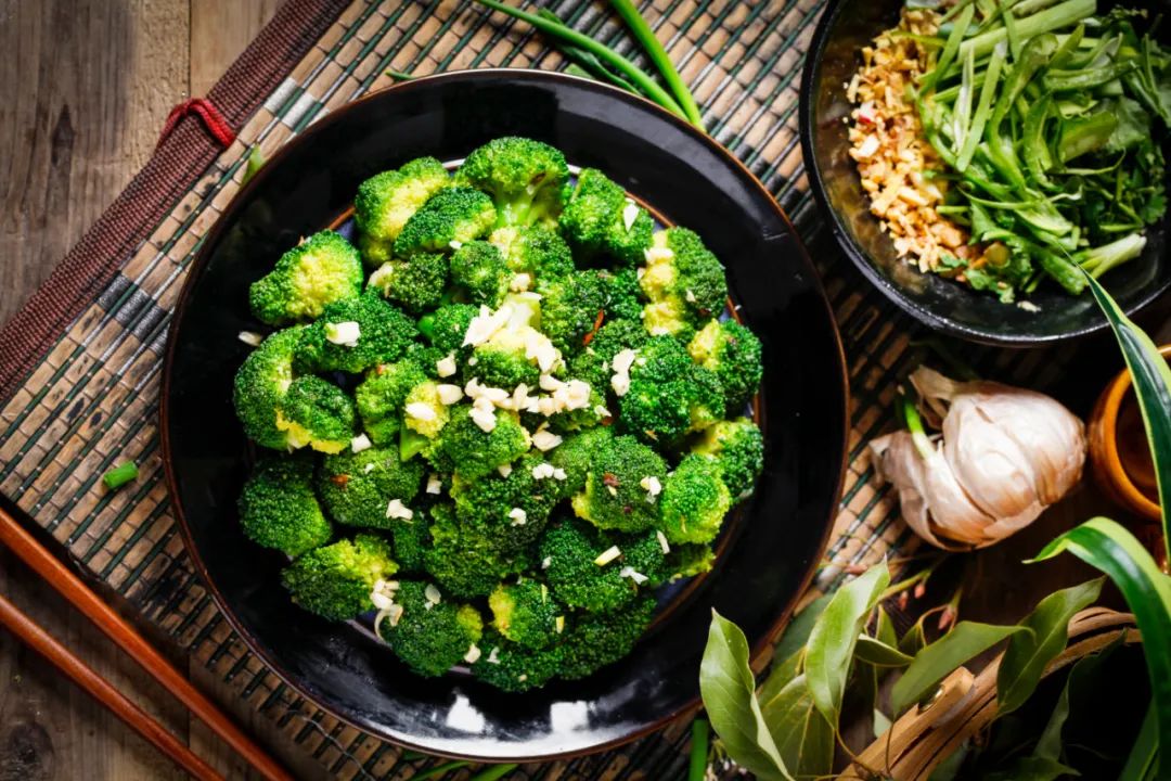 高密度胆固醇偏低吃什么食物最好,血糖血脂胆固醇偏高吃什么食物好