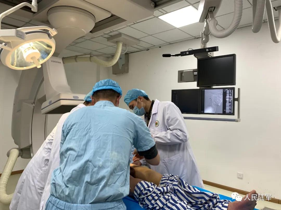 脑血管造影术成功,我院成功实施首例冠状动脉造影术