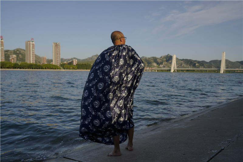 奥利给大叔的搞笑视频,奥利给大叔被别人认出