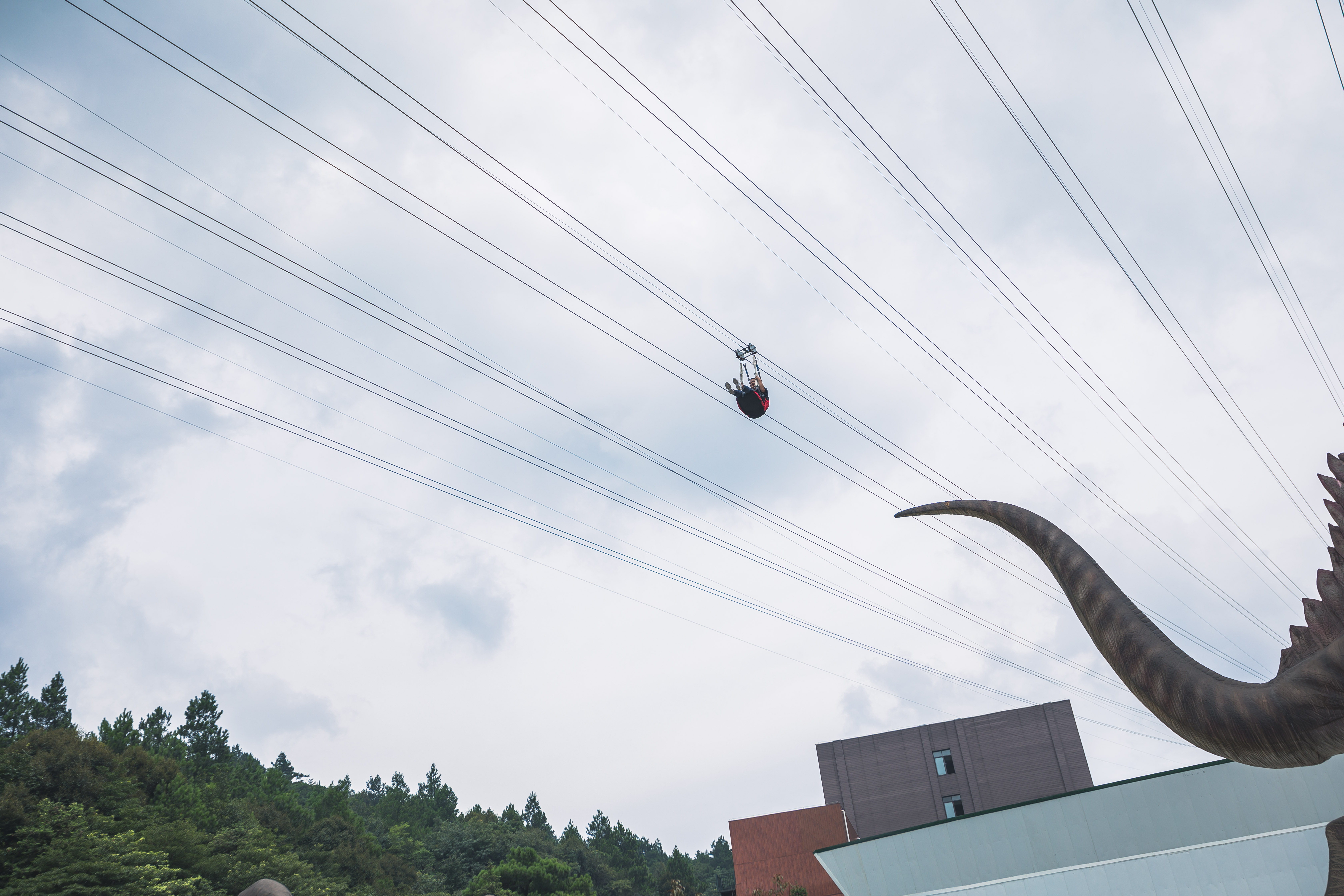 第一次去重庆奥陶纪应该怎样玩？真如抖音上那么刺激？亲自试试吧