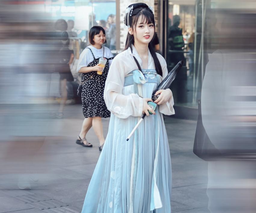 岛国网友称cos文化落后于中国？Coser不会做衣服，差中国妹子太多