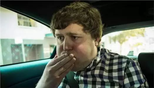 大胃王的胃真的很大吗？呕吐的过程是怎样的，干嘛难为自己呢？