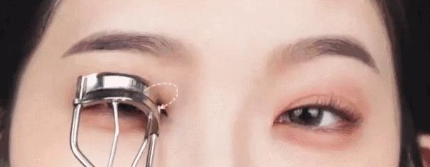 睫毛精保姆教程,教你怎么养成长睫毛