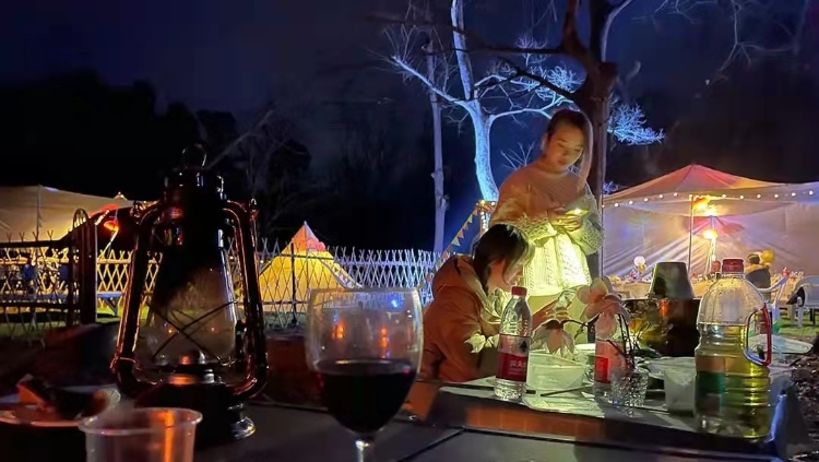 抓住假期的尾巴带上娃来一场露营,假期小尾巴带孩子去哪里玩