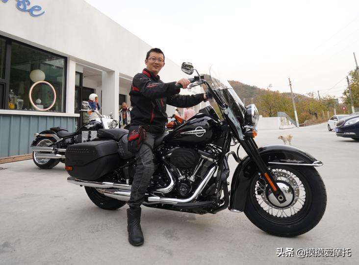 哈雷2020款顶级豪华版,2018款哈雷继承者霸气十足
