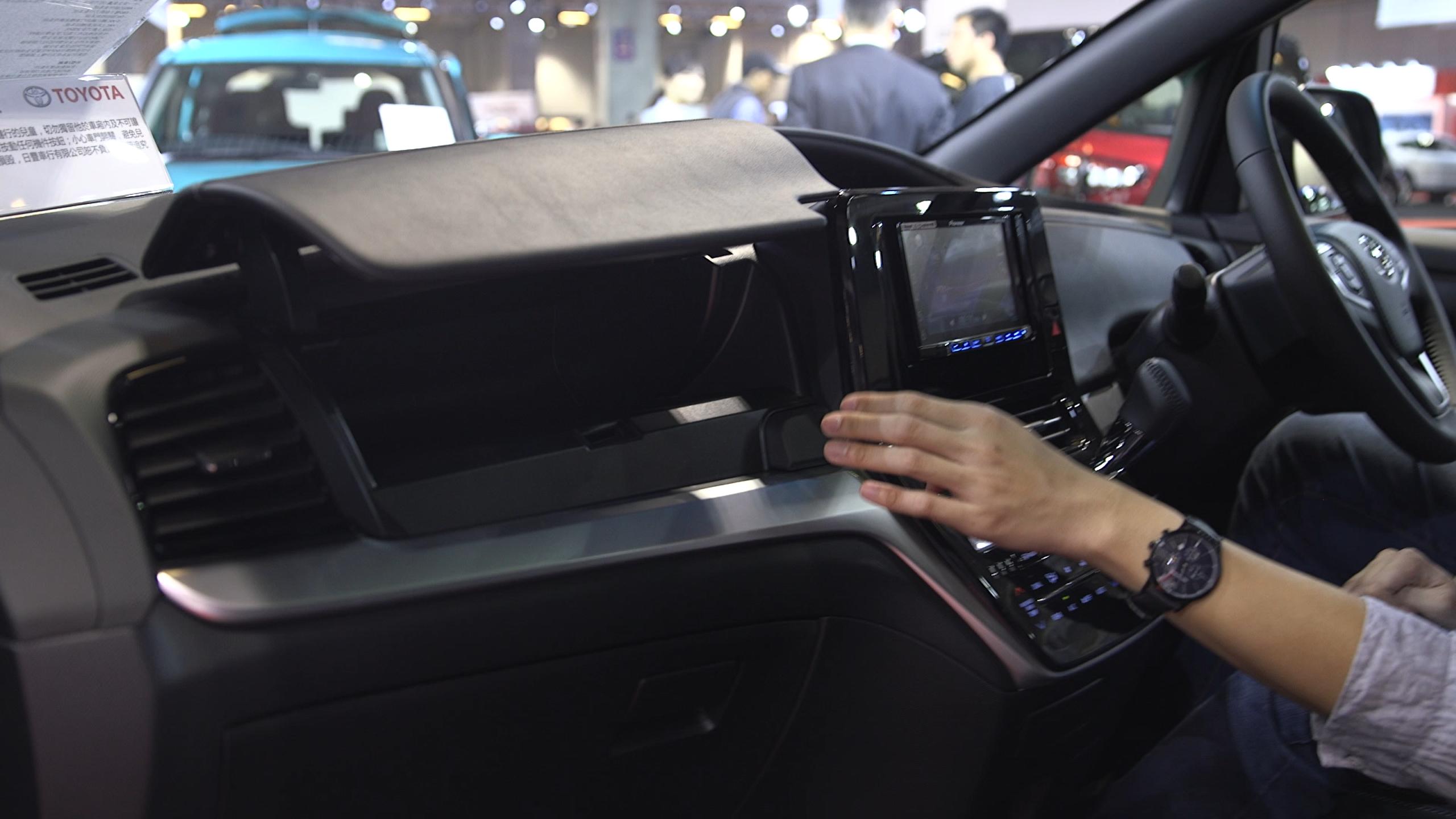 丰田普瑞维亚2024款日本本土版,老丰田大霸王普瑞维亚