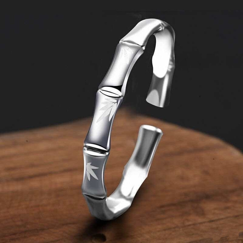 银饰变黑的原因,银饰变黑是什么原因引起的