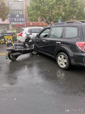 电动车撞上大车怎么处理,电动车撞上摩托车怎么处理