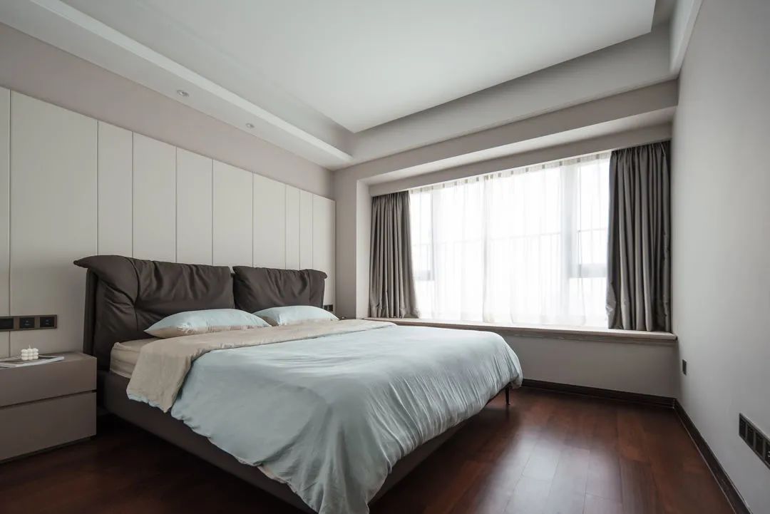 95后小姐姐温暖三居，家里电视背景和餐桌竟然都是悬浮的