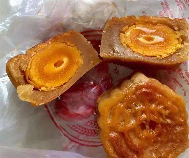 长沙巢娭毑月饼黄牛抬价销售调查,长沙巢娭毑月饼打假