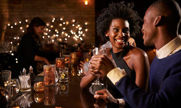 第一次约会怎么消除紧张感,第一次约会要怎么才能避免尴尬