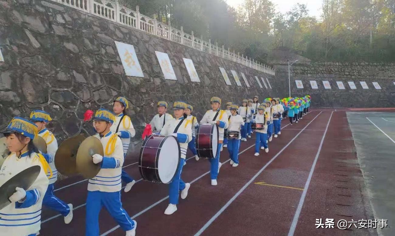 中心学校春季运动会活动简讯,释放青春活力展现青春风采