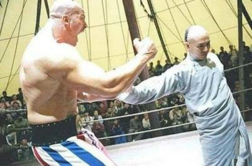 传武大师打败武士,传武大师打败搏击手