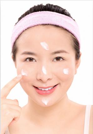 郭鸿财：我们生活中用的洗面乳有什么优缺点呢？下面我们来剖析下