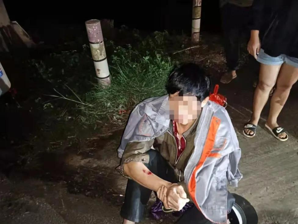 违停被追尾案例,禁停路段停车追尾事故责任