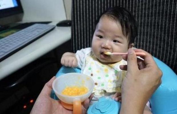 孩子3岁了不会吃硬饭？家长要及时锻炼孩子的咀嚼能力，别大意了