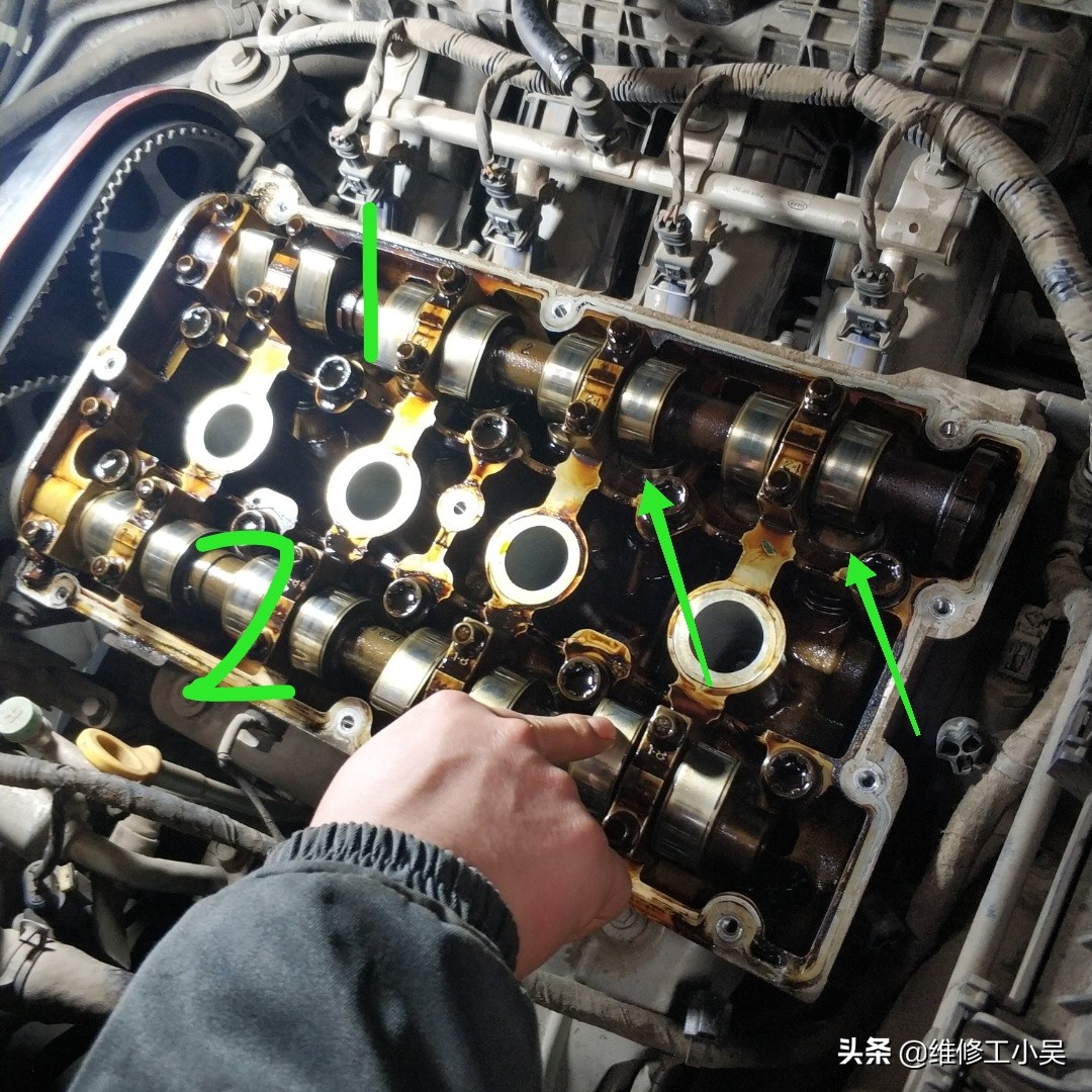 发动机漏油声音大什么原因,发动机噪音大了是不是该换油了