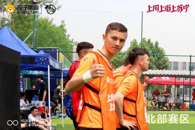 苏宁携手华为用P30Pro记录狮斗足球赛精彩瞬间