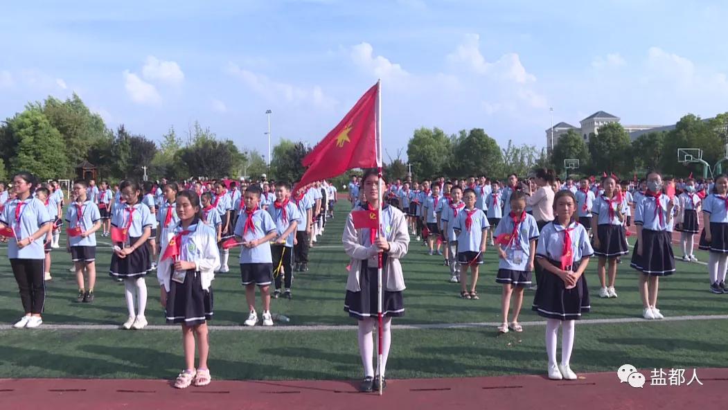 现场直击开学的视频,开学第一课现场直击