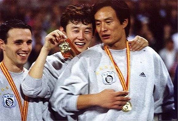 大连足球的巅峰与衰落原因,大连足球退役视频