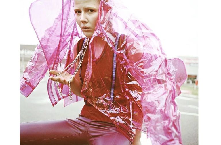 侃爷跟耐克合作鞋款,侃爷nike老爹鞋