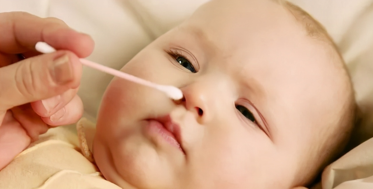 孩子打喷嚏啥原因,小孩打喷嚏预示什么预兆