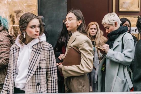 鍒橀洴鏍肩汗鍏冪礌绌挎惌,鍒橀洴澶ц。鏍肩汗