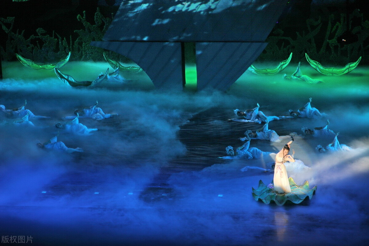 洛神赋中的洛神是指谁,洛神赋中的洛神是指谁的妻子