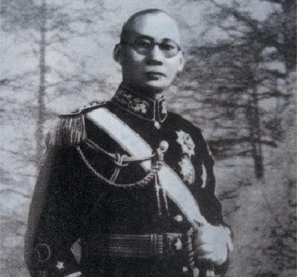 蒋介石是怎样*倒打**“云南王”龙云的，手段确实很高明