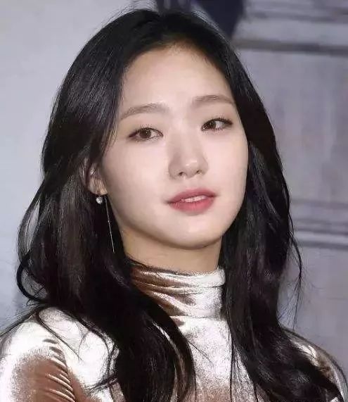 耐看型脸女生,什么样脸女生好看